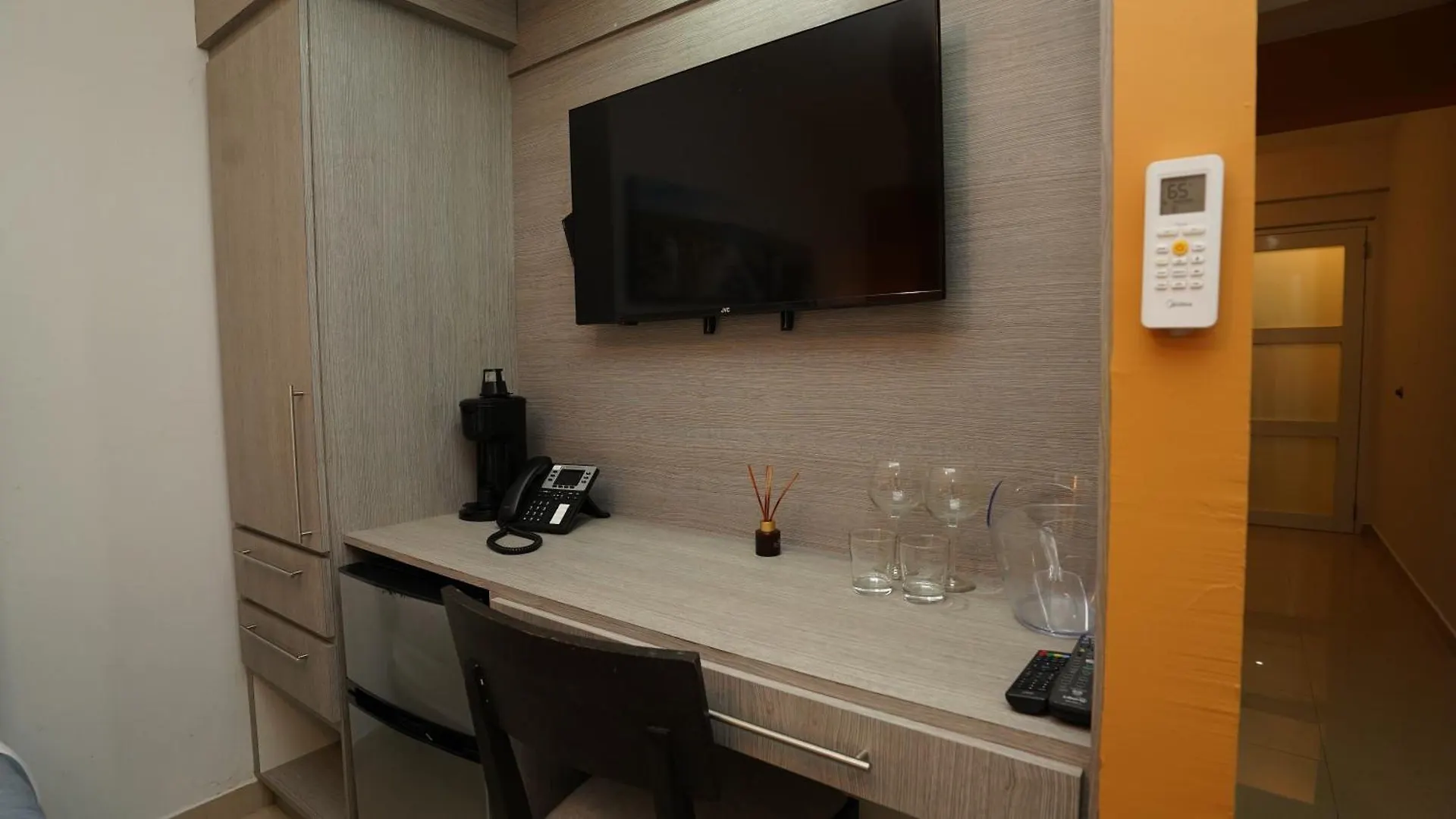 La Placita Suites Hotel-Suite 204 San Juan